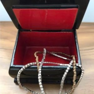 Vintage Lacquer Jewelry Box 
2” x 3”
🇺🇦